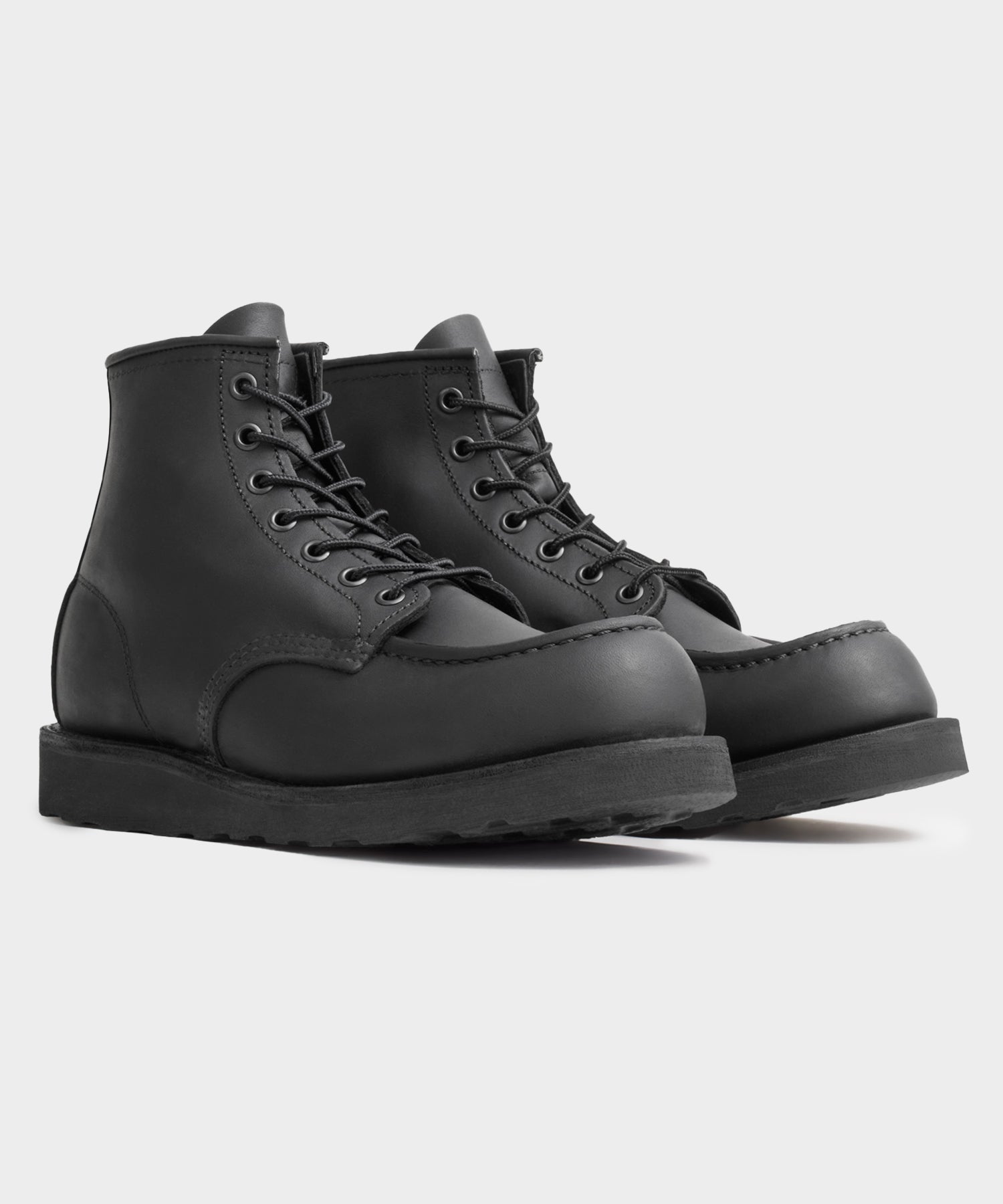 RED WING ブラック レザーブーツ Red Wing 6-in Classic Moc Boot in All Black – Todd Snyder