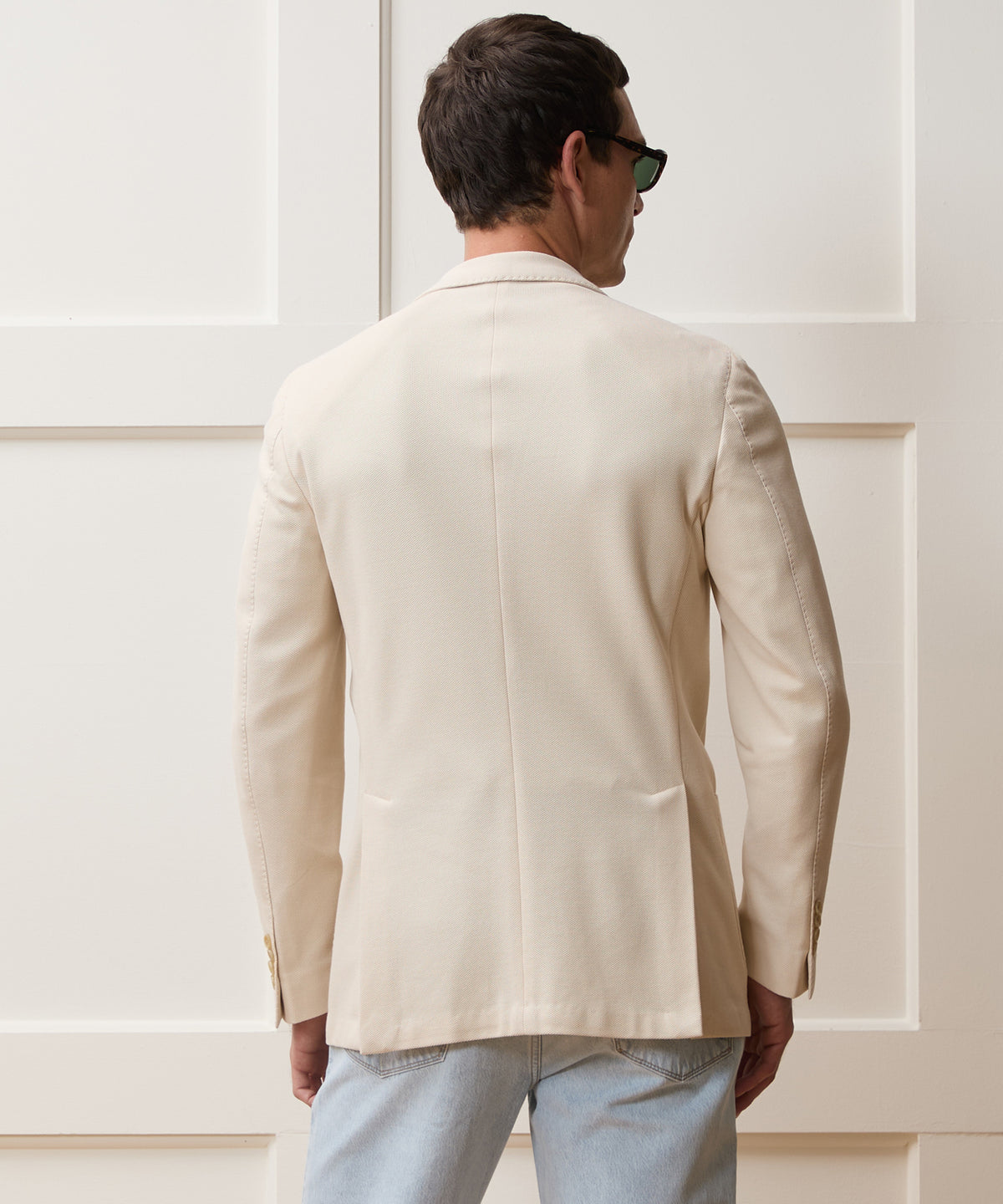 Model wearing the Todd Snyder Italian Knit Sport Coat in Birch.