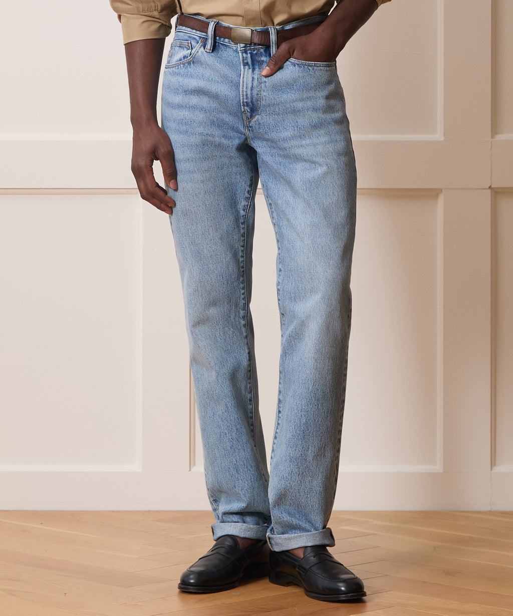 Straight Fit Jean in Washed Blue