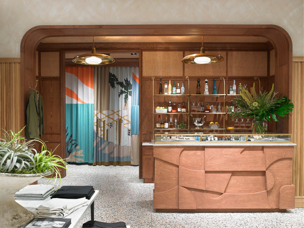 Bal Harbour - Dressing Room and Bar