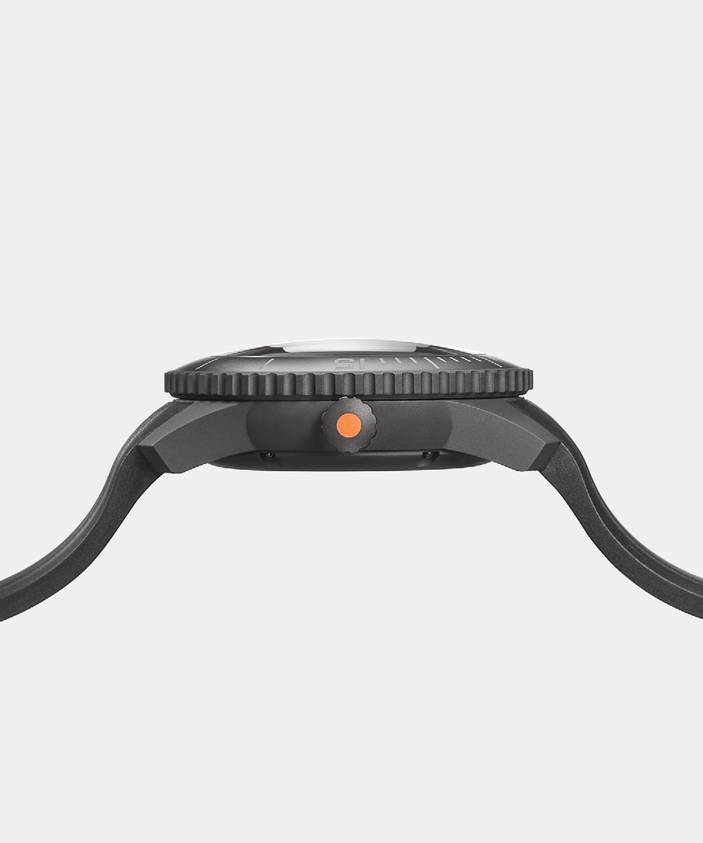 Todd Snyder X AERA D-1 Diver Watch