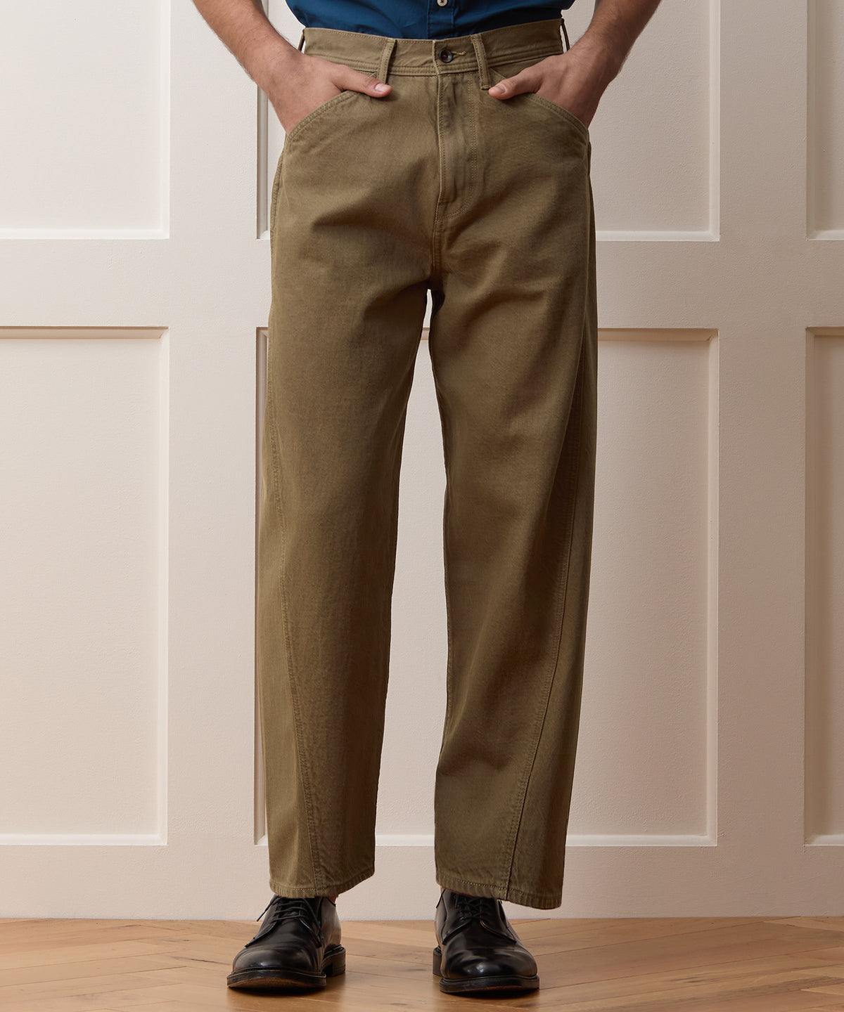 Relaxed Barrel Jean in Brown