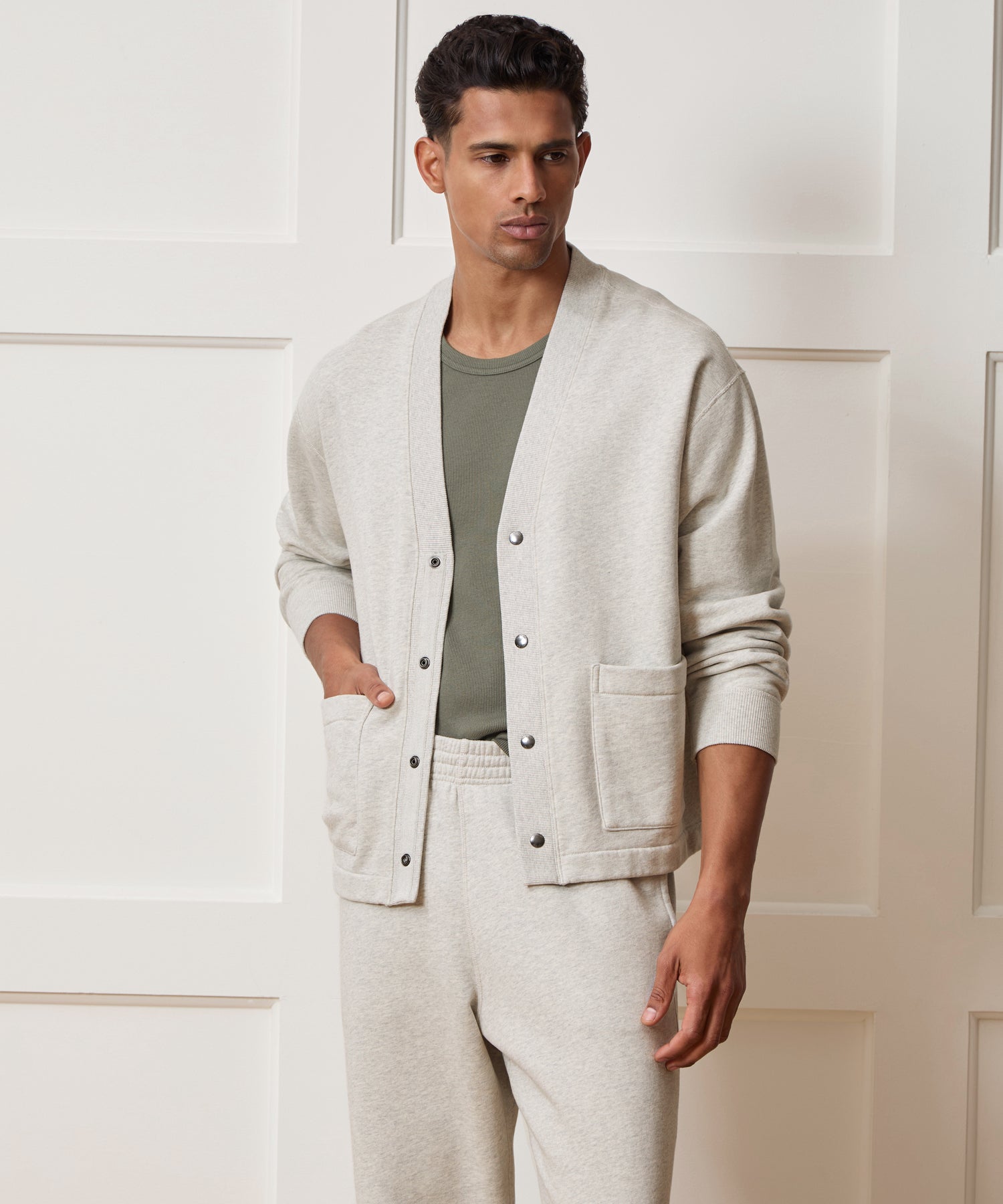 Soho Cardigan Sweatshirt in Heather Beige – Todd Snyder