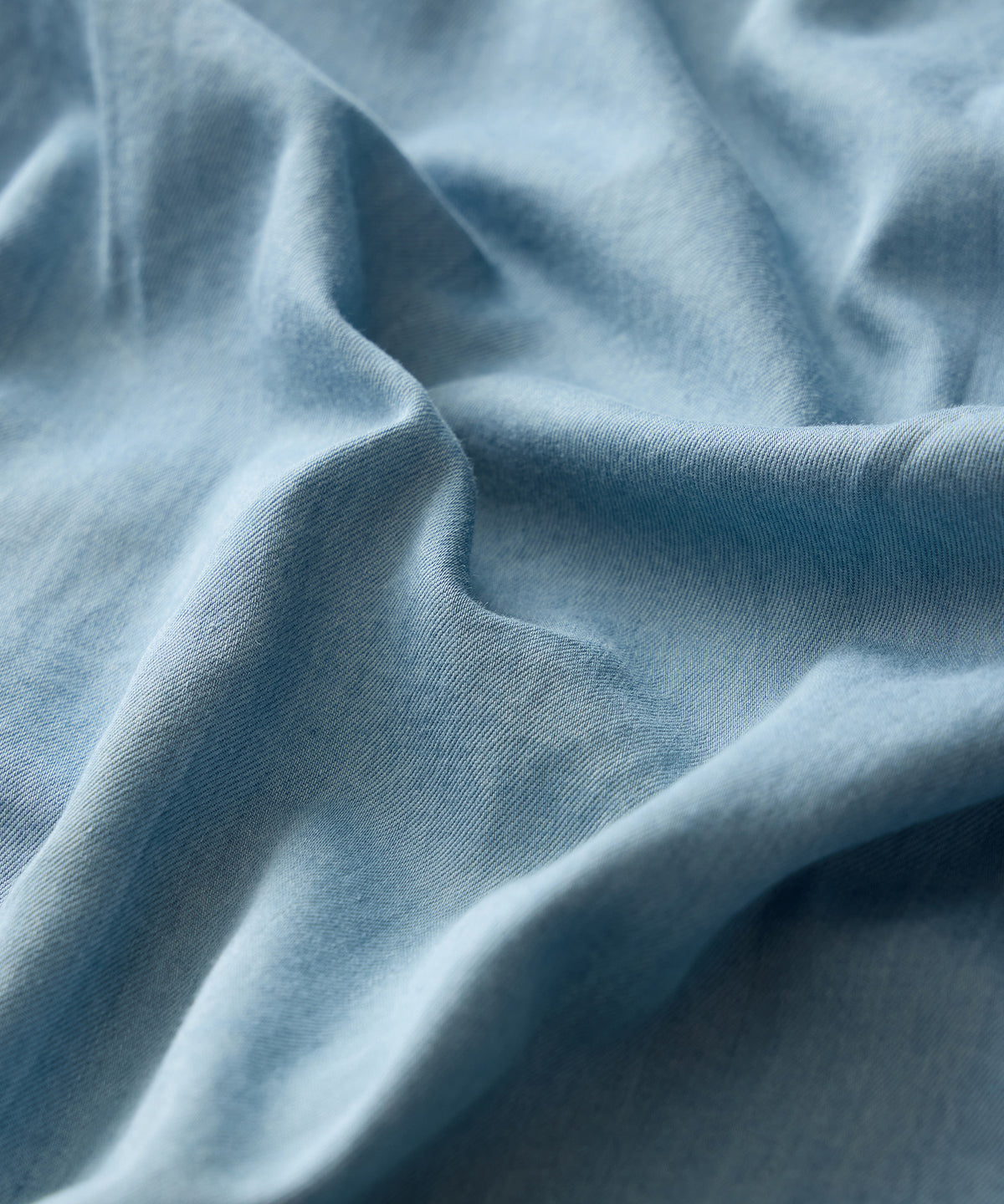 Chambray Spread Collar Dress Shirt
