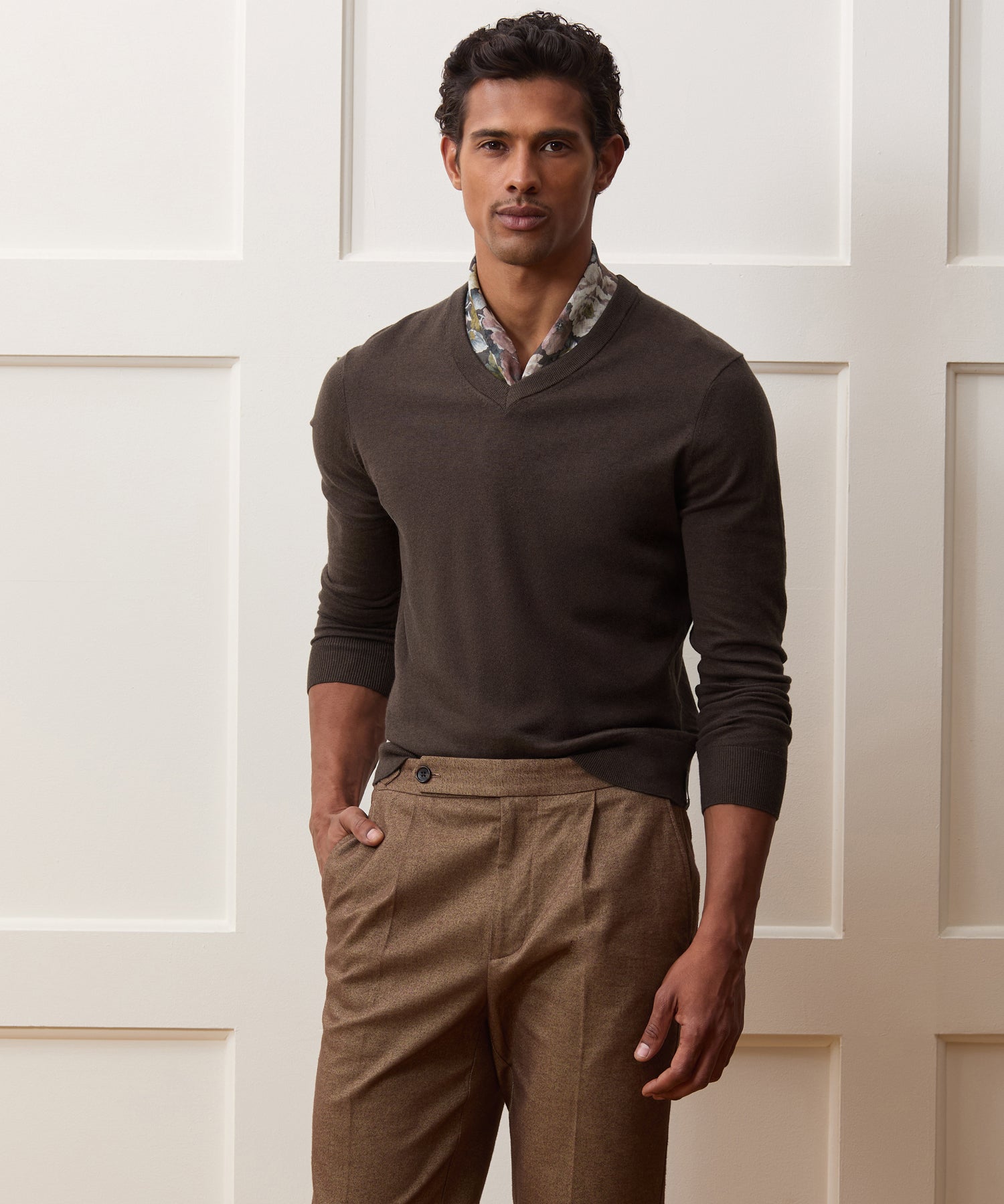 Cotton-Cashmere V-Neck in Caviar – Todd Snyder