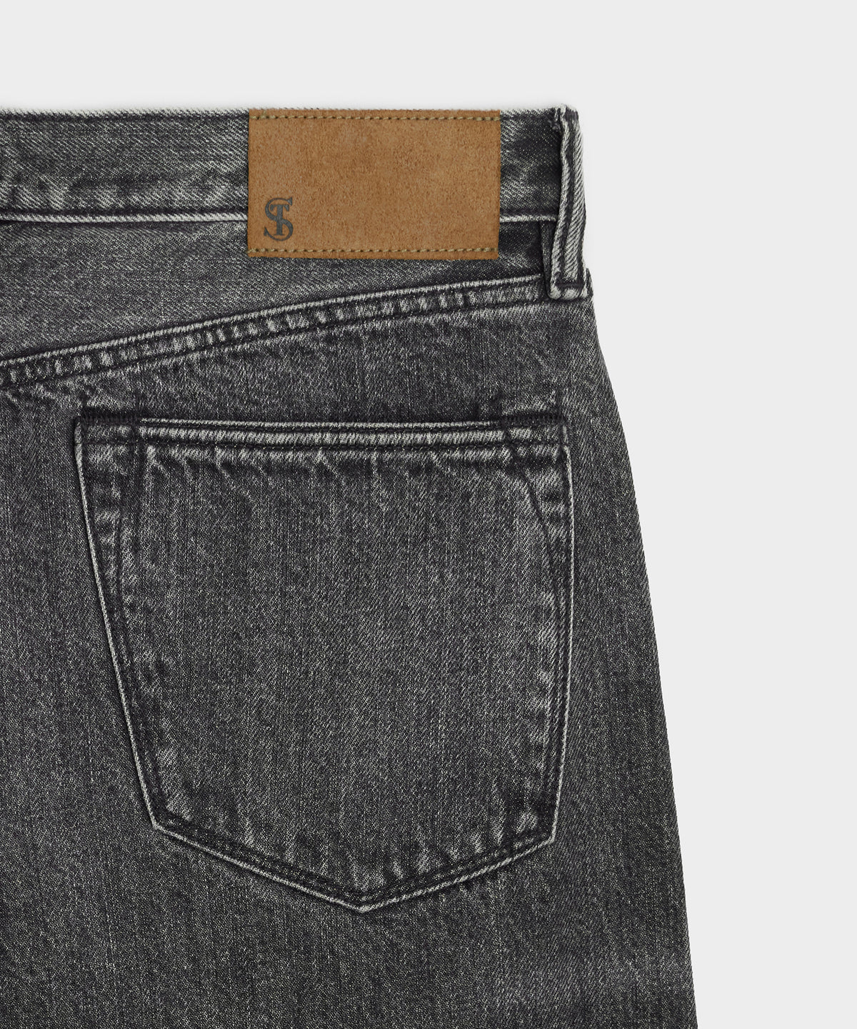 Straight Fit Jean in Charcoal