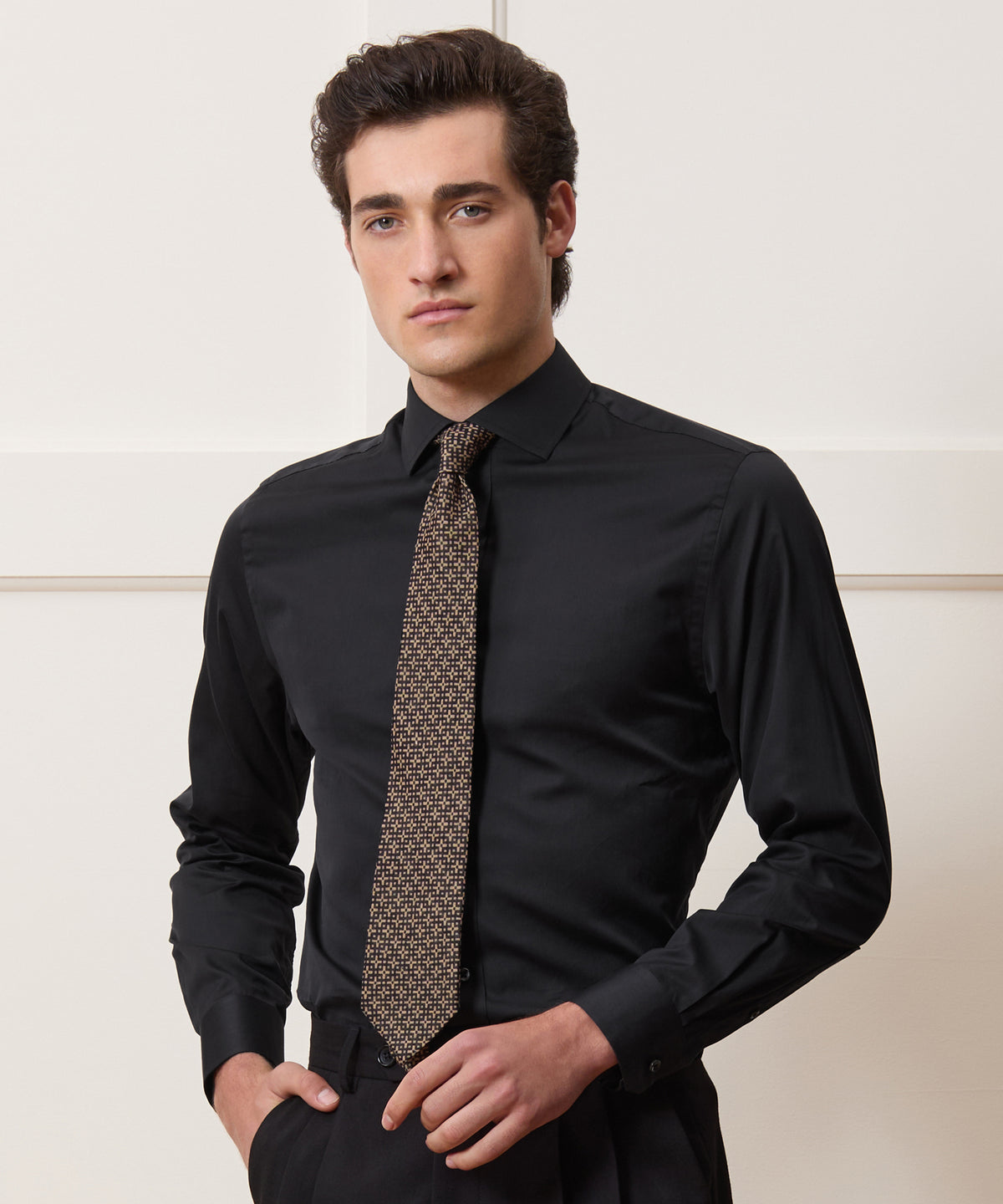 nice black dress shirt Men's Slim Cotton-Silk Spread Collar in Black, Size 15.5 Warm iron if needed. Spring 1 2025 Lovely Backless Yellow Satin Size:32W