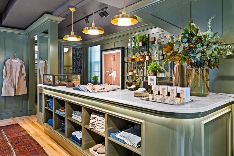 Chicago - Bar with Vintage Case, Colognes, Denim