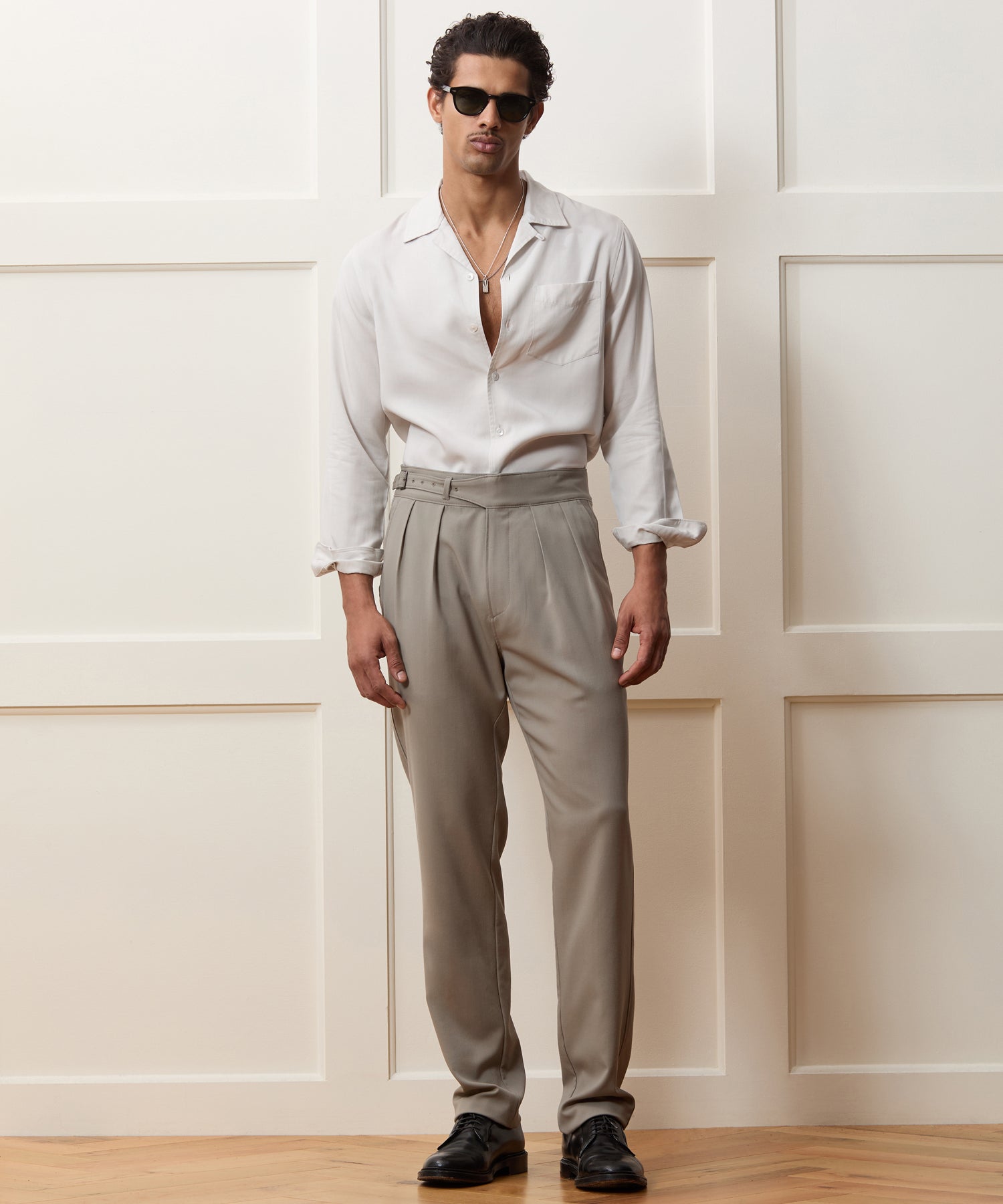 Gabardine Gurkha Dress Trouser in Stone – Todd Snyder