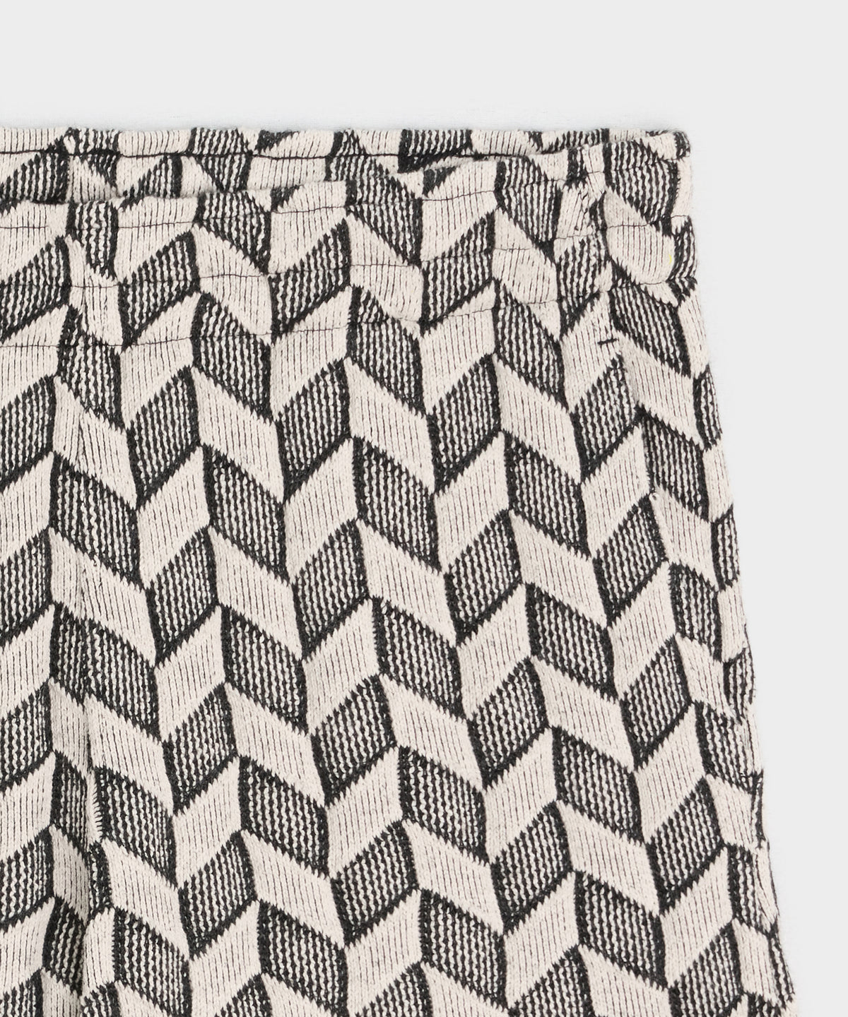 7" Relaxed Checkered Short