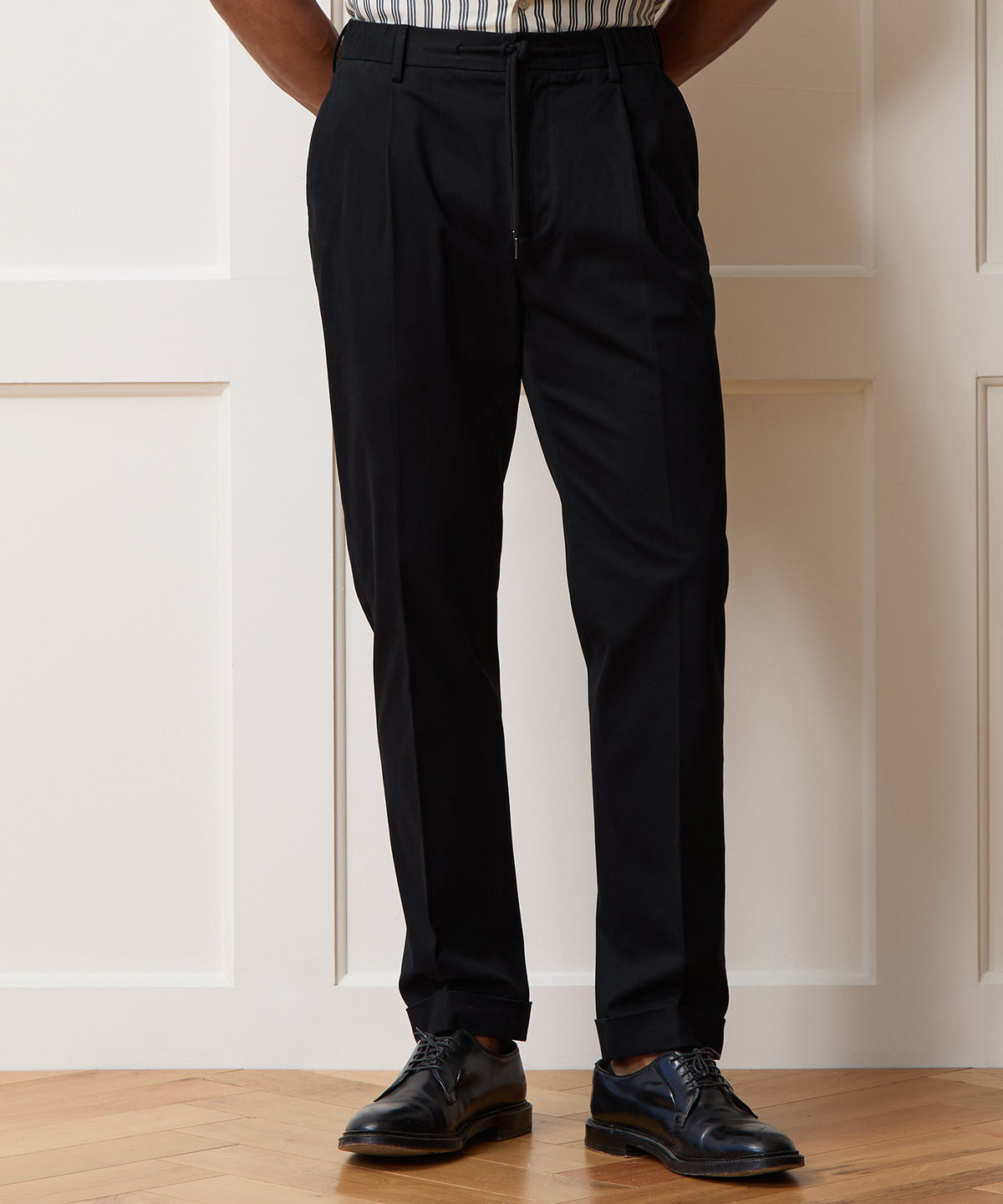 Model wearing the Todd Snyder Italian Cotton Modern Chino.