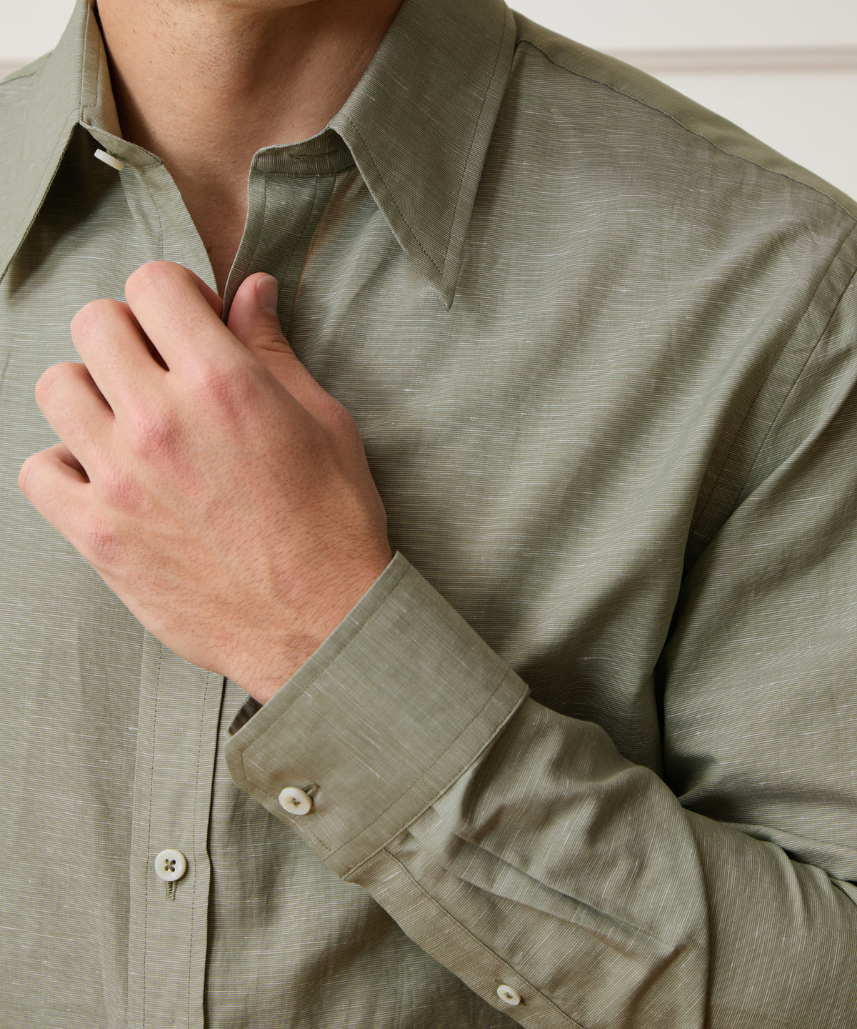 green dress shirt with white collar Men's Italian Cotton-Linen Long Point in Olive, Size 17.5 pm_fds