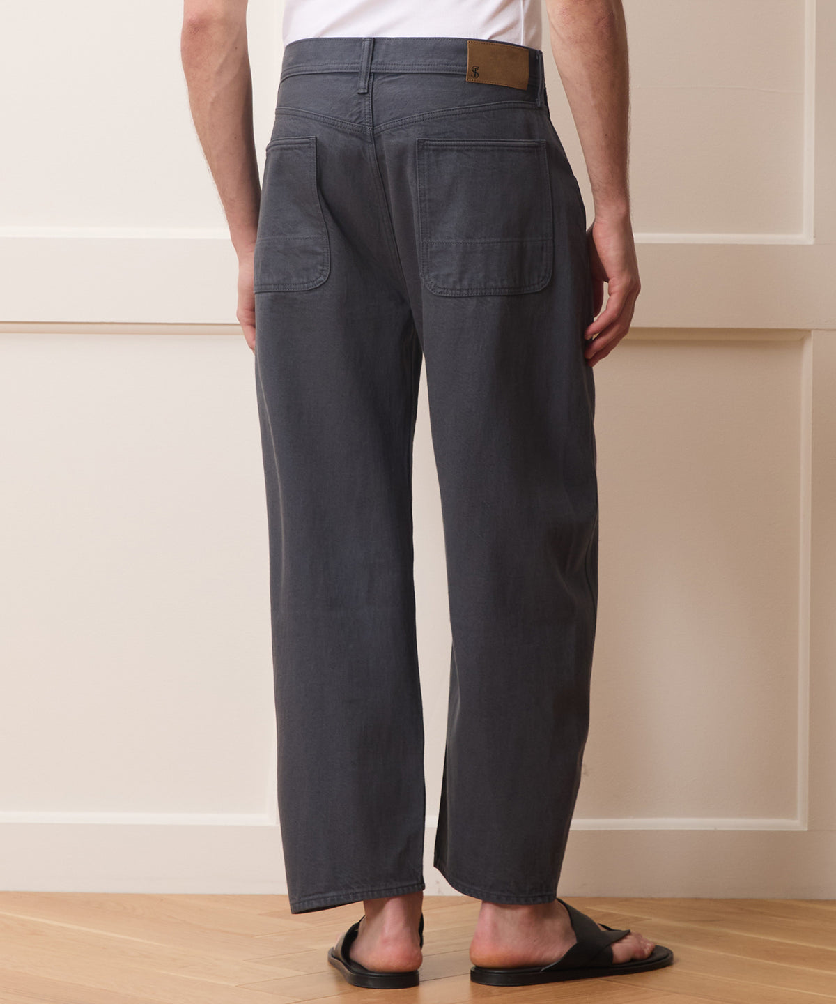 Relaxed Barrel Jean in Granite