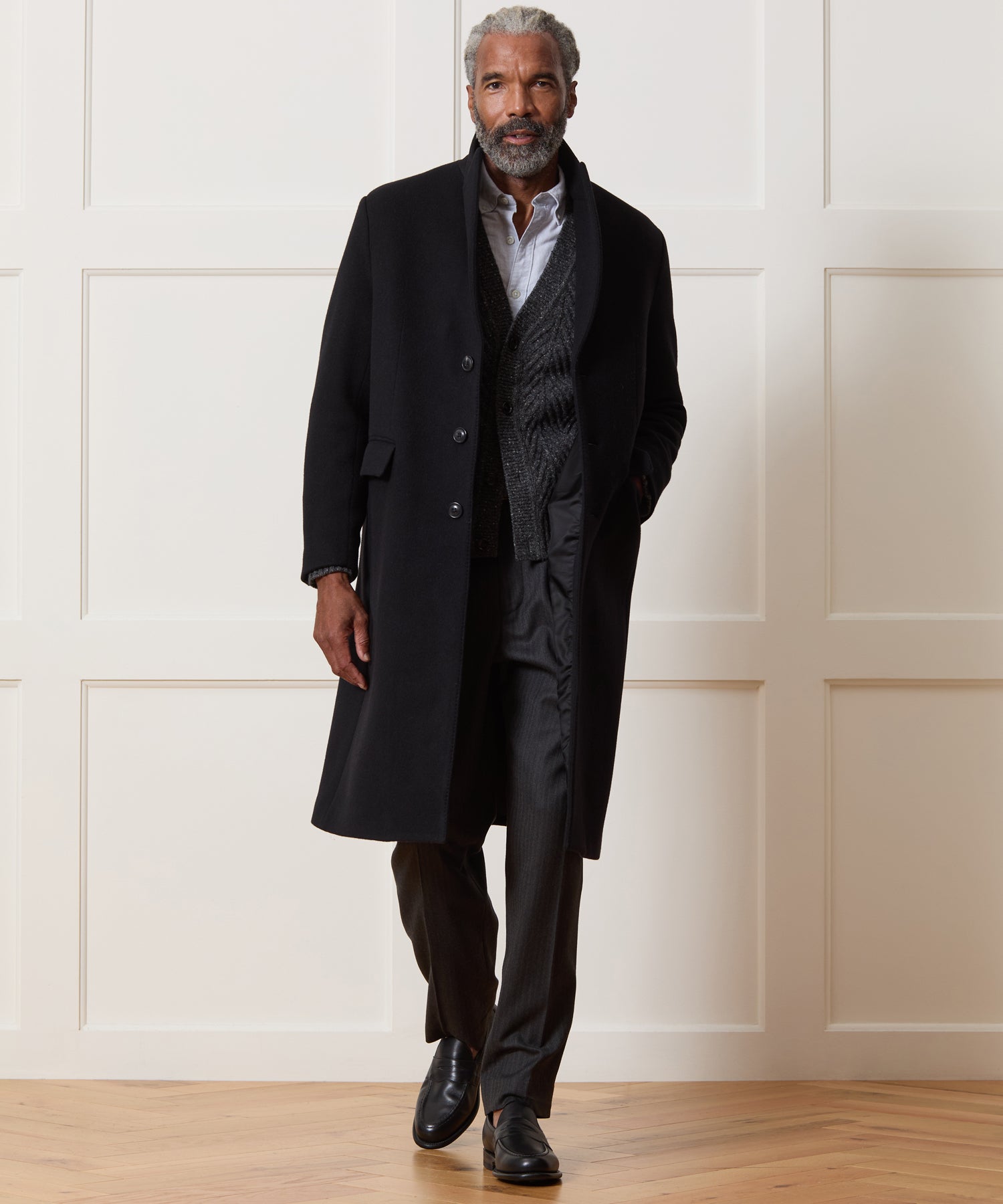 Italian Wool-Cashmere Topcoat in Black – Todd Snyder