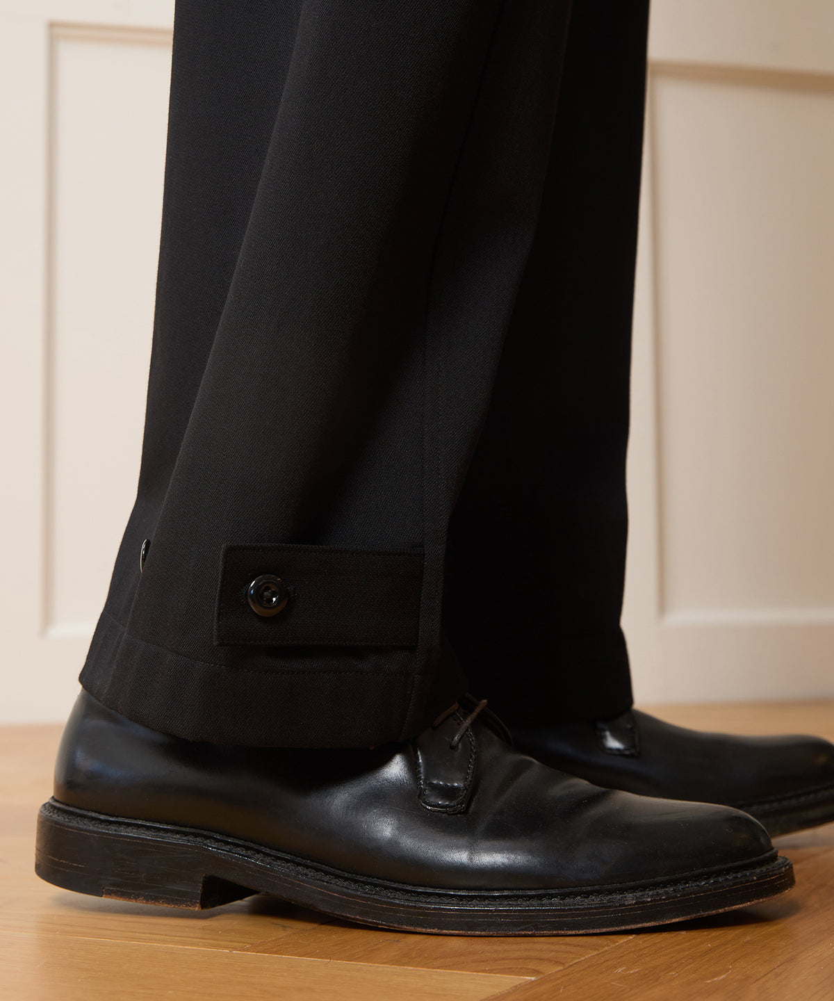 Italian Belted Barrel Pant