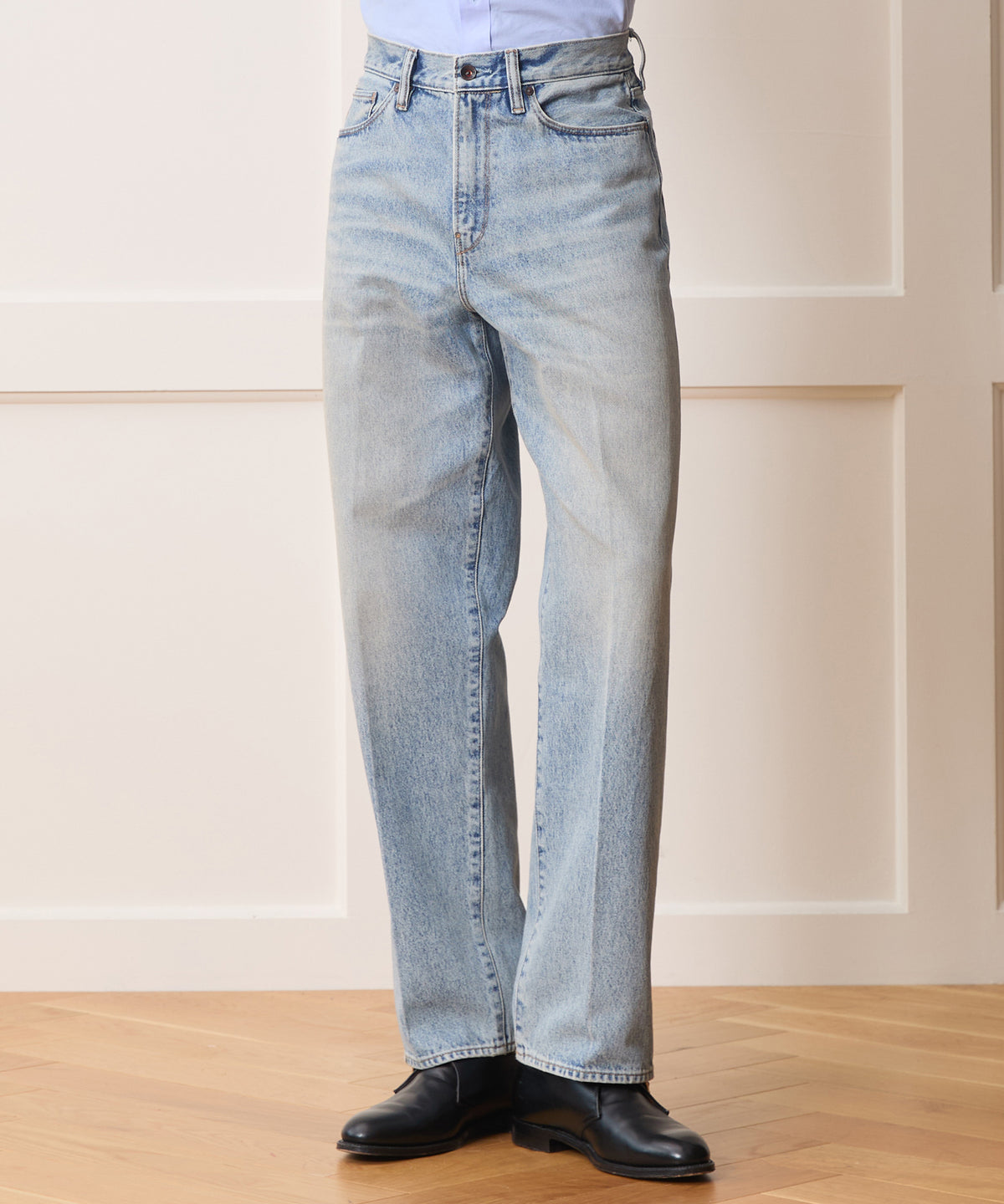 Relaxed Fit Jean in Light Indigo