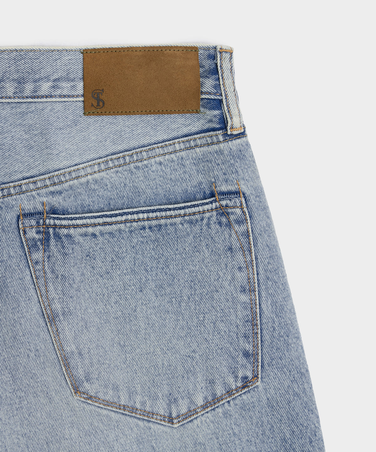 Relaxed Fit Jean in Light Indigo