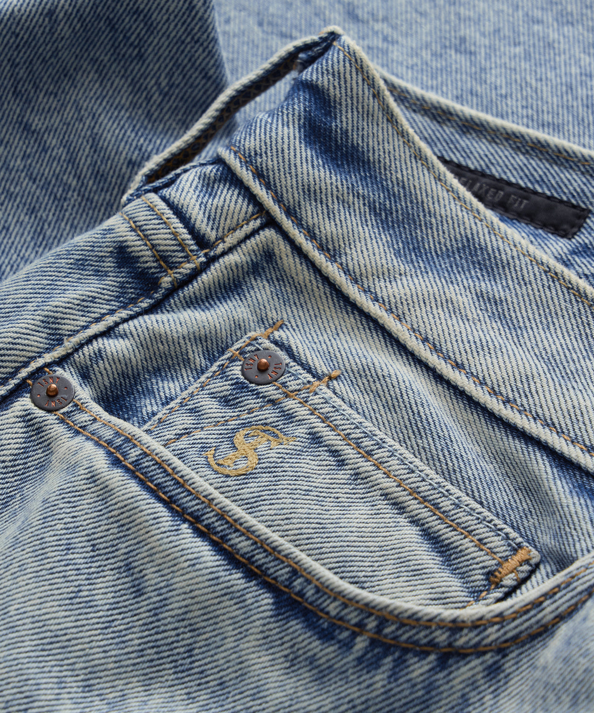 Relaxed Fit Jean in Light Indigo