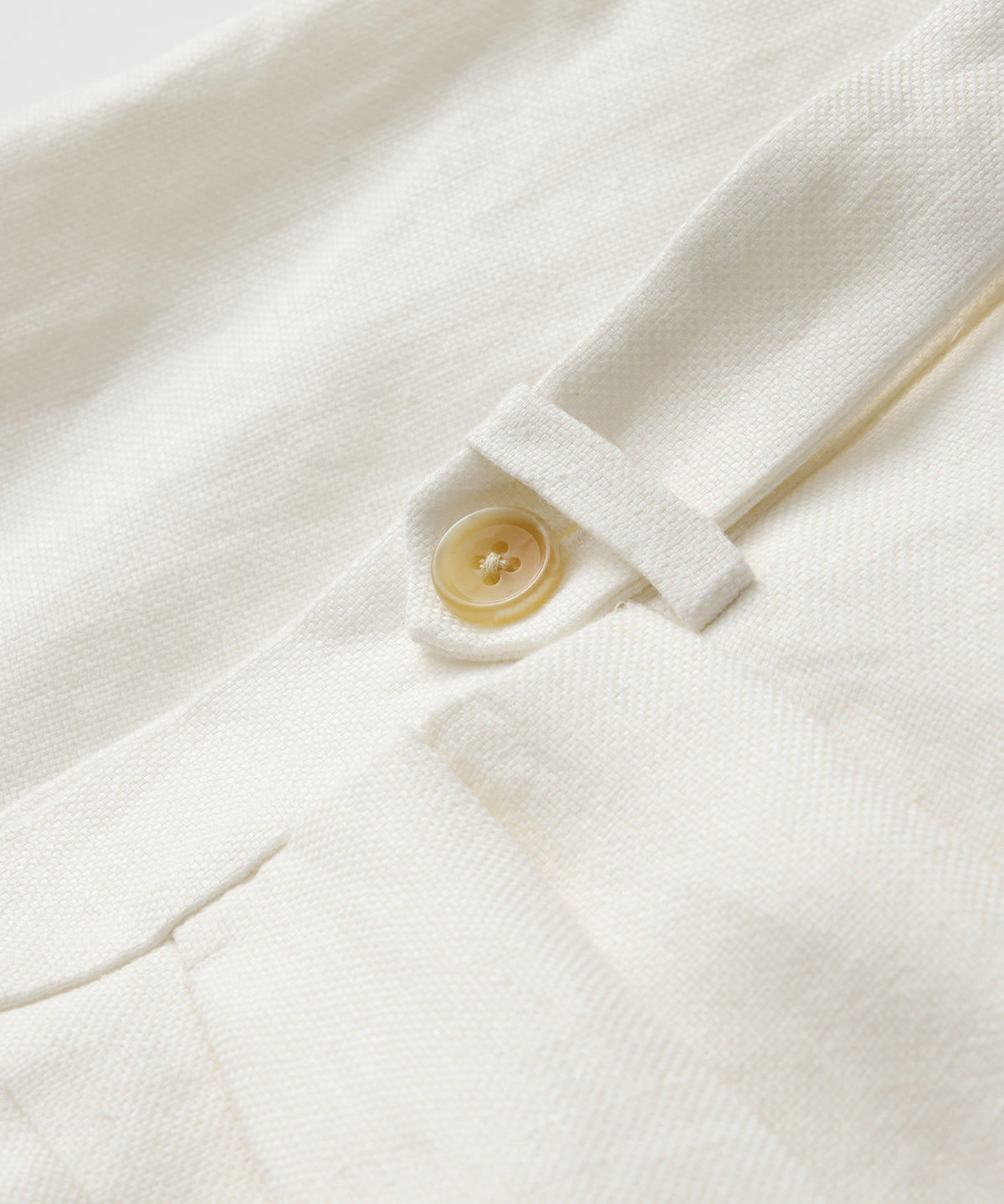 7" Italian Linen Pleated Short