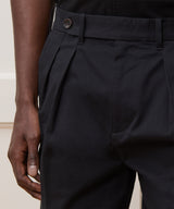 7" Pleated Tab Short