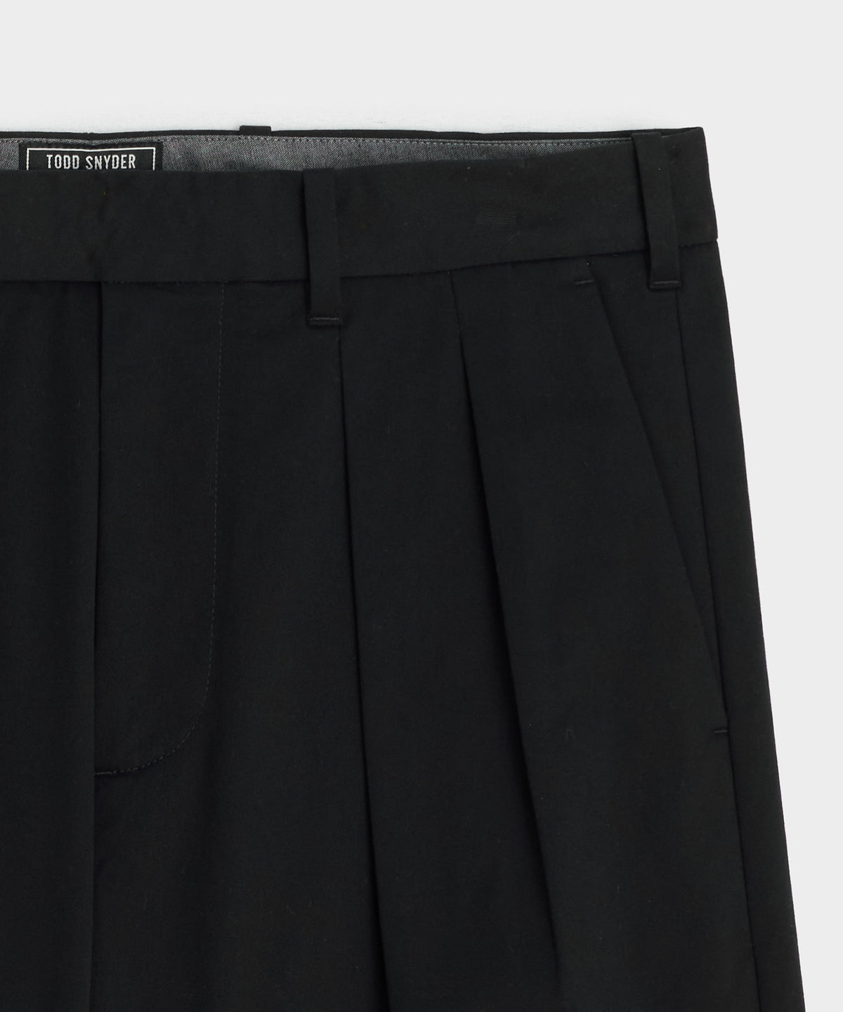 7" Pleated Tab Short
