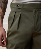 7" Pleated Tab Short
