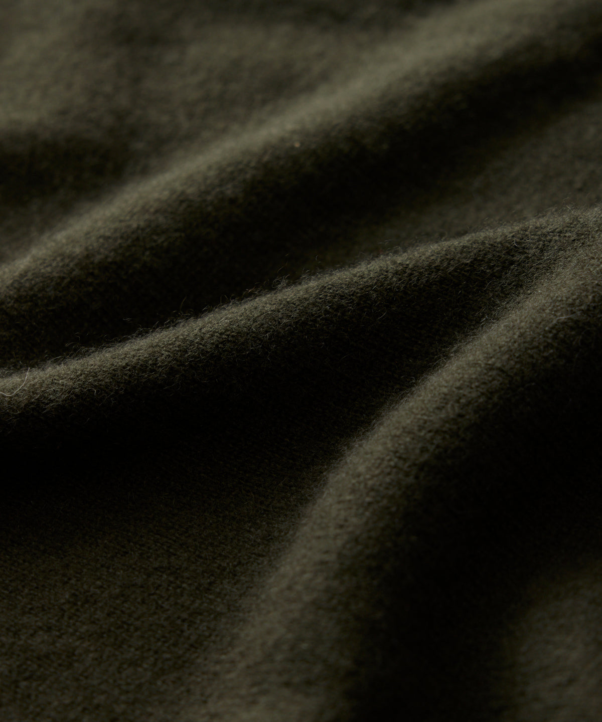 Cashmere Turtleneck in Snyder Olive
