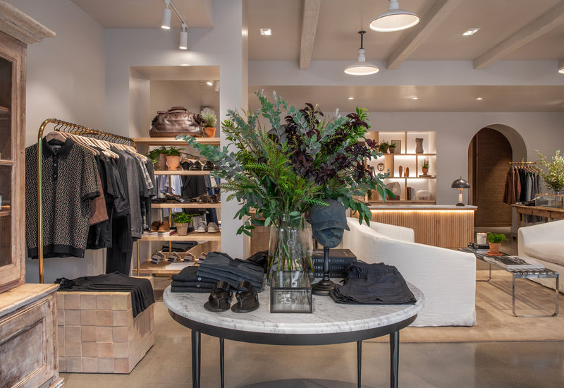 Newport Beach - Store amenities
