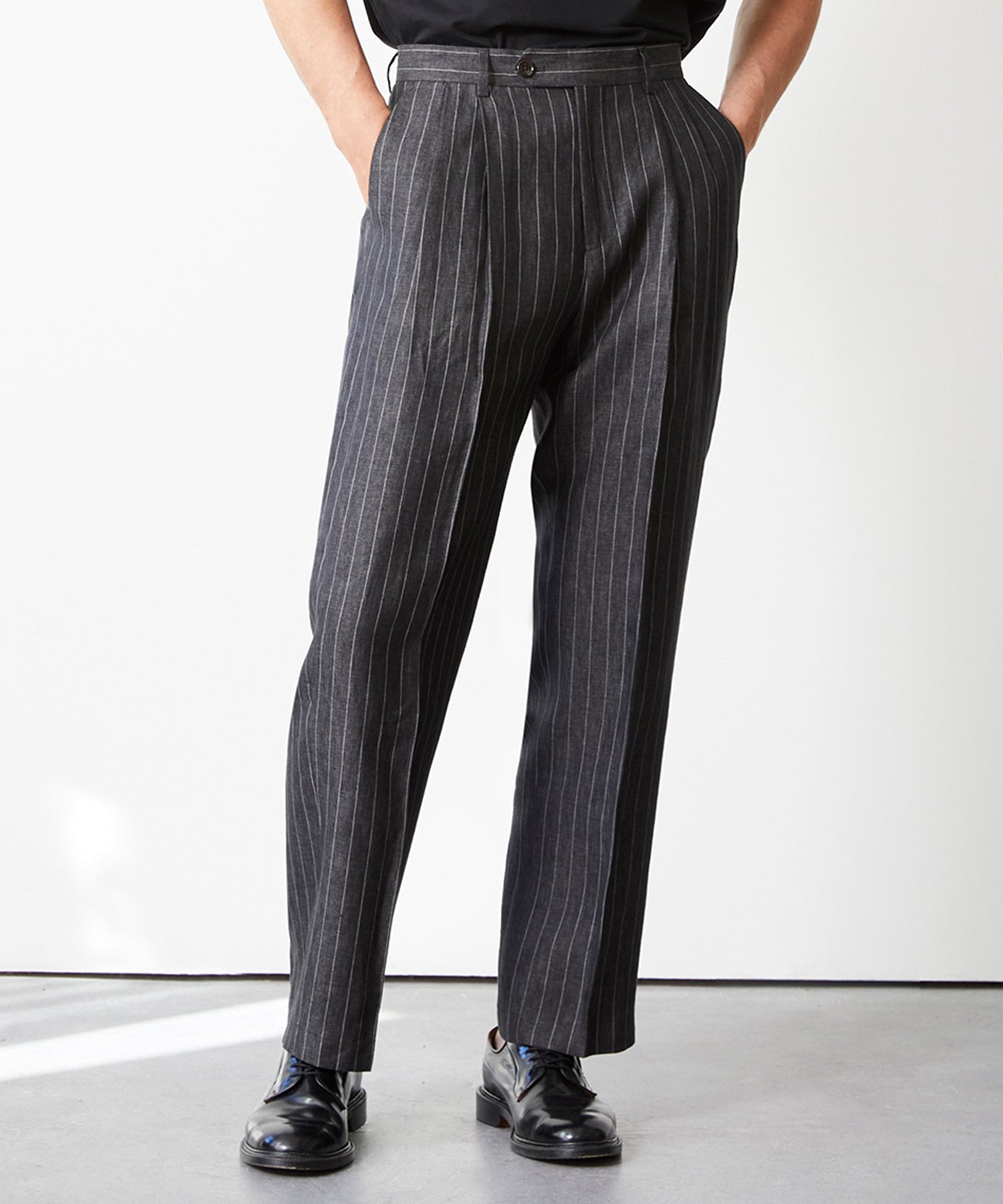 Italian Linen Wythe Trouser in Charcoal Pinstripe