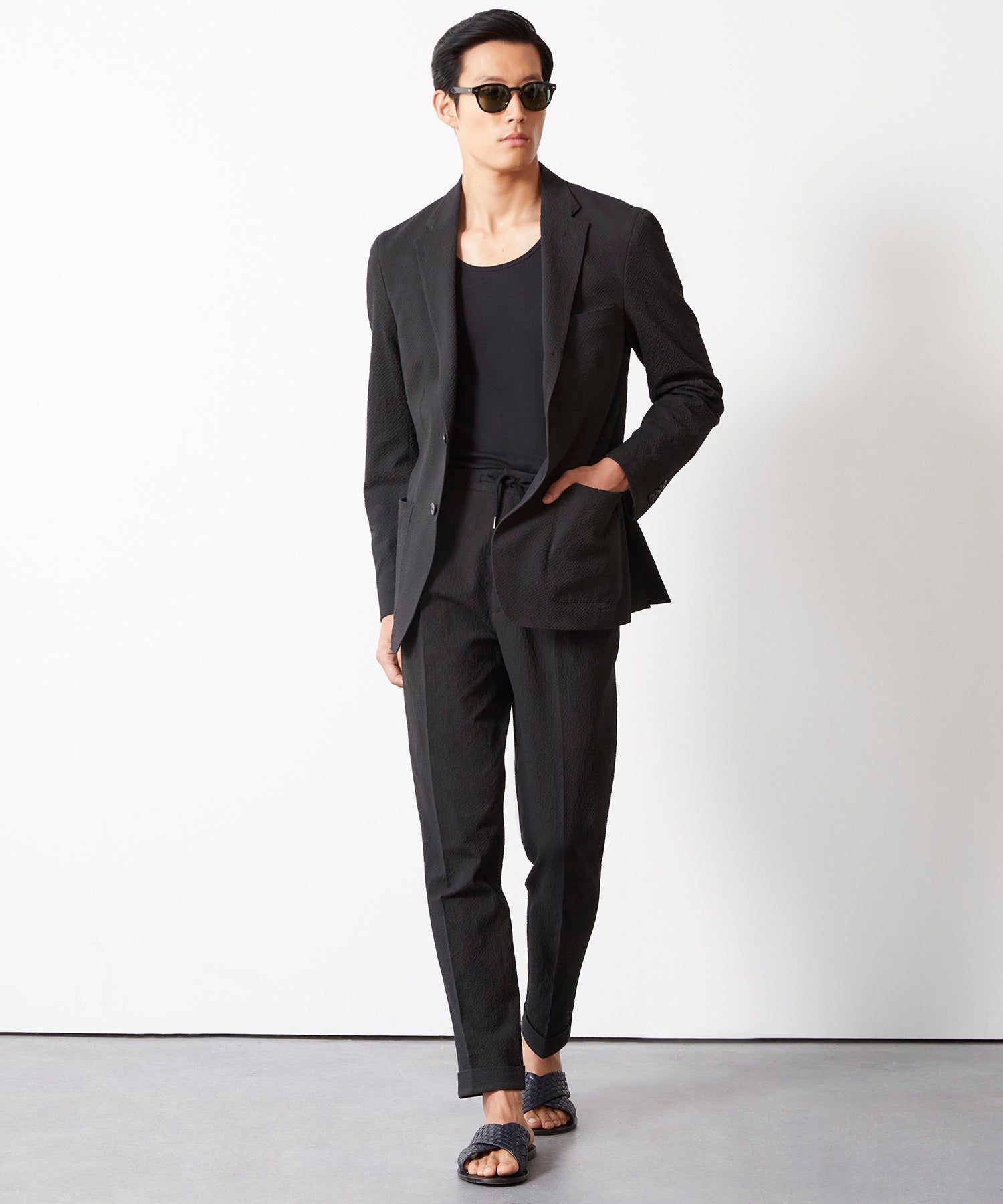 Italian Seersucker Madison Drawstring Suit in Black