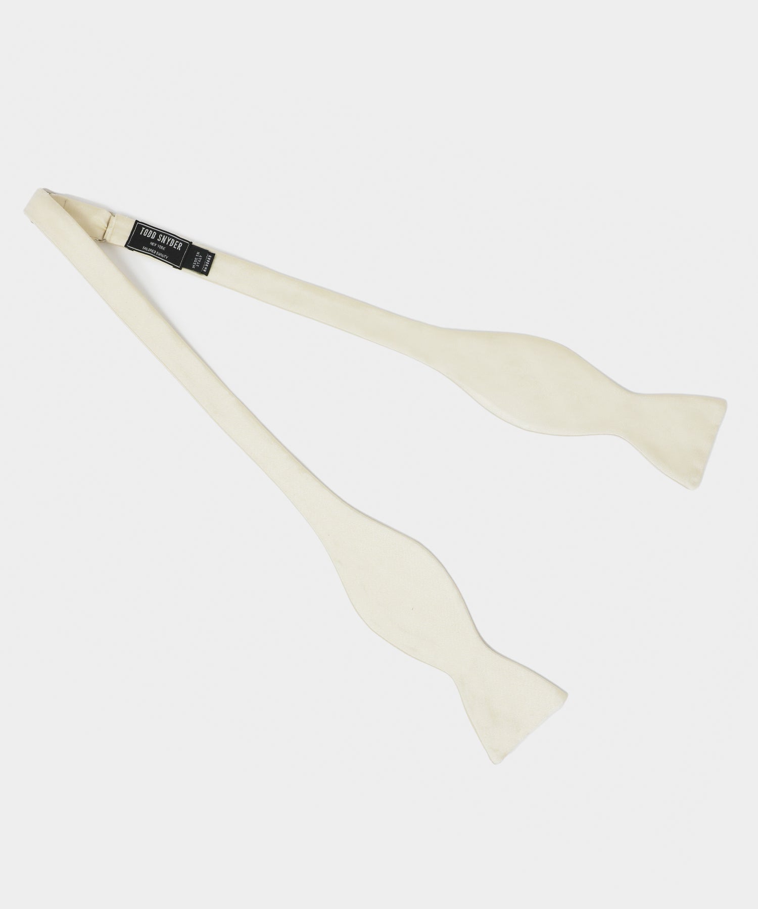 Italian Silk Bowtie in White