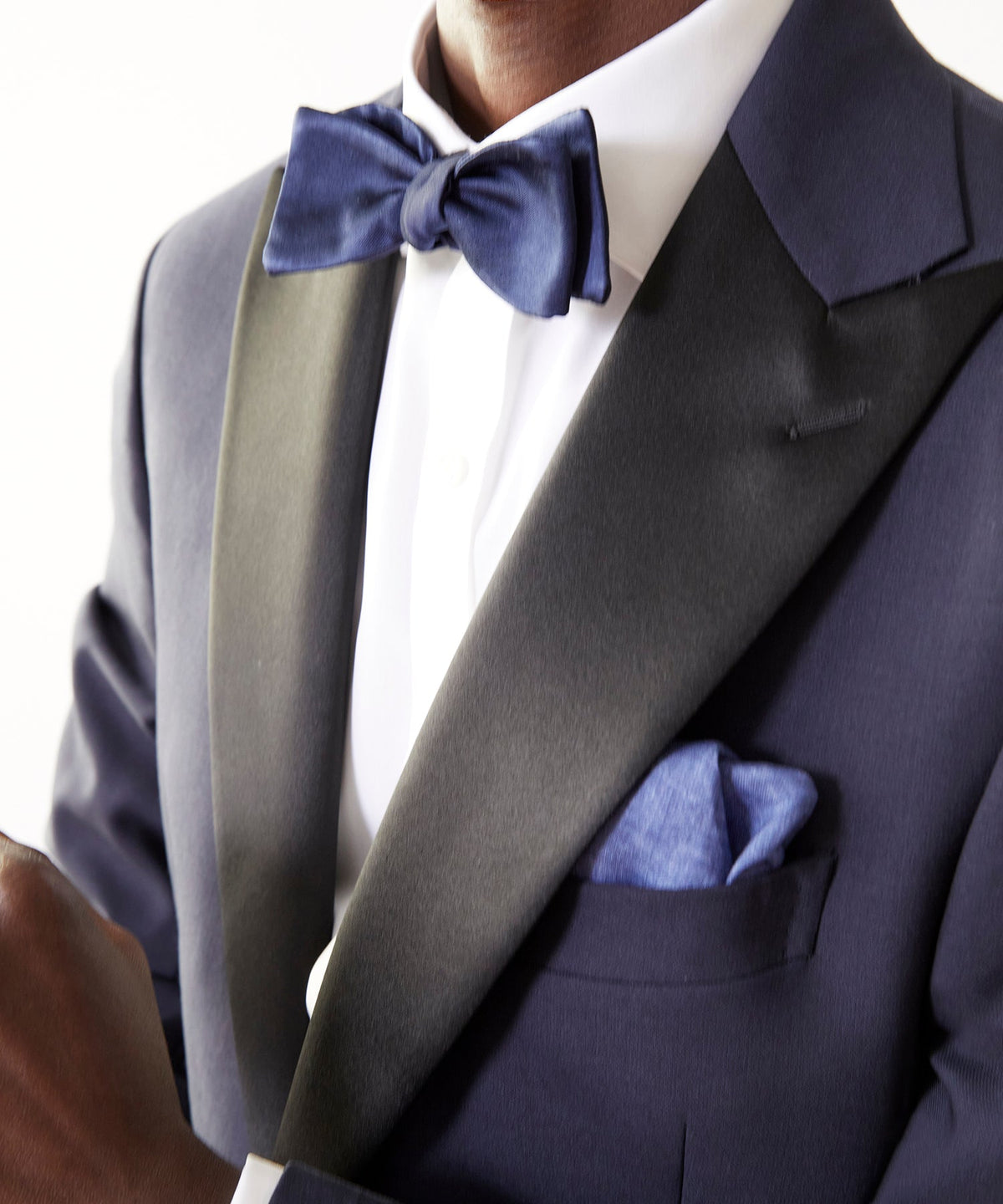 Italian Peak Lapel Tuxedo Jacket in Navy