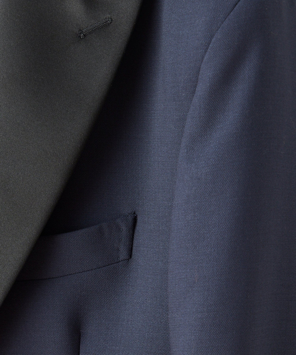 Italian Peak Lapel Tuxedo Jacket in Navy