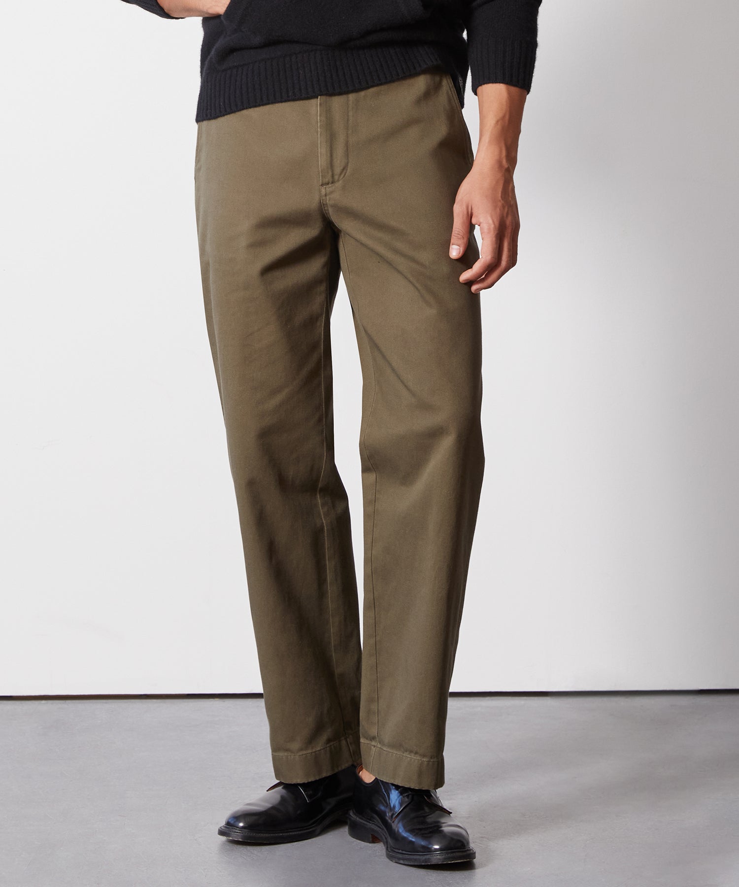 Straight Fit Favorite Chino in Olive